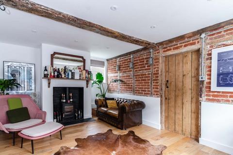 2 bedroom end of terrace house for sale - Factory Yard, Wycombe End, Beaconsfield, HP9
