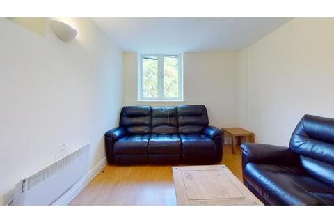 4 bedroom flat to rent - Llanbleddian Gardens, Cathays, Cardiff