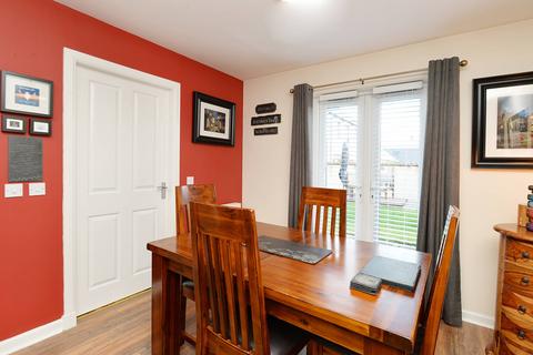 5 Birch Grove, Cowdenbeath, KY4 9EH