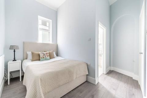 3 bedroom flat to rent, Egerton Place, Knightsbridge, London, SW3