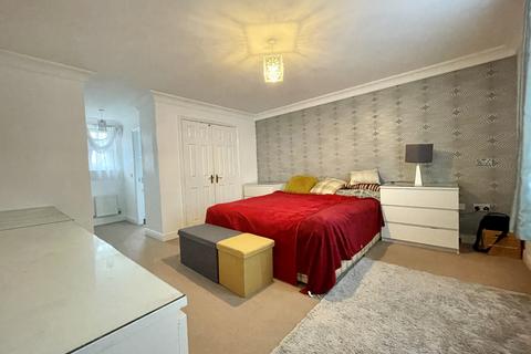 6 bedroom detached house for sale - Antigua Close, Eastbourne, East Sussex, BN23