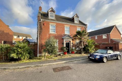6 bedroom detached house for sale, Antigua Close, Eastbourne, East Sussex, BN23
