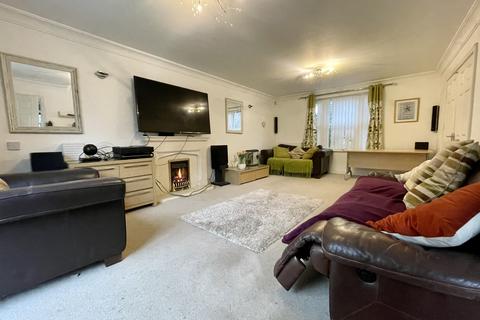 6 bedroom detached house for sale, Antigua Close, Eastbourne, East Sussex, BN23