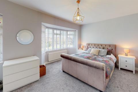 4 bedroom detached house for sale - Garden Wood Road, East Grinstead, West Sussex