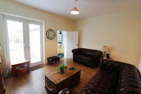 4 bedroom terraced house to rent, Abbey Street, Newcastle-under-Lyme, ST5