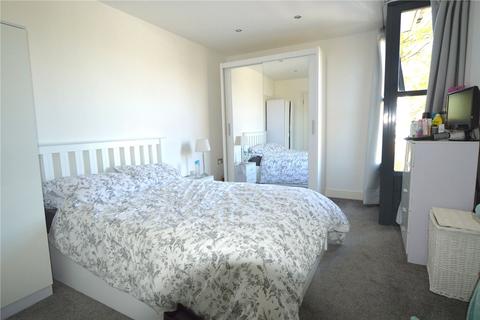 2 bedroom apartment to rent - Barnstaple Road, Southend-On-Sea, SS1