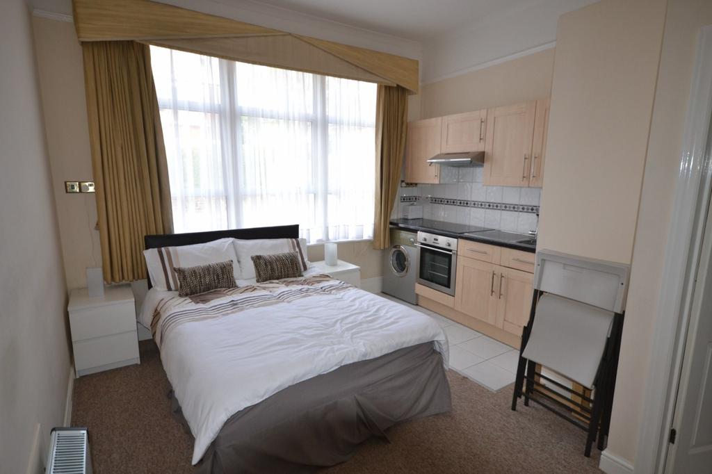 Olive Road, London, NW2 Studio £897 pcm (£207 pw)