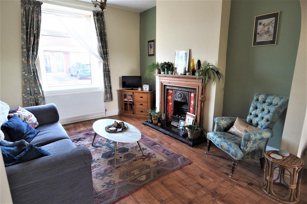 Laneside Road, New Mills, SK22 3 bed terraced house £1,000 pcm (£231 pw)