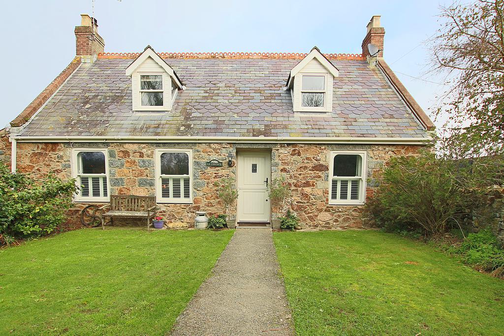 Rue des Falles, St Pierre du Bois, Guernsey, GY7 4 bed detached house