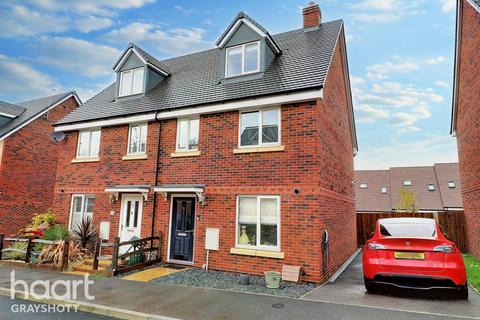 27 Brickwork Avenue, Liphook, GU30 7WP