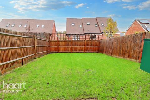 27 Brickwork Avenue, Liphook, GU30 7WP
