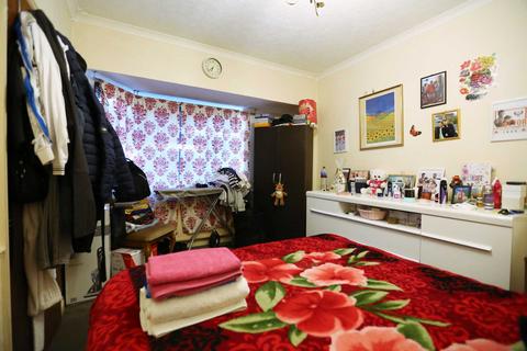 19 Leader Avenue, London, E12 6JP