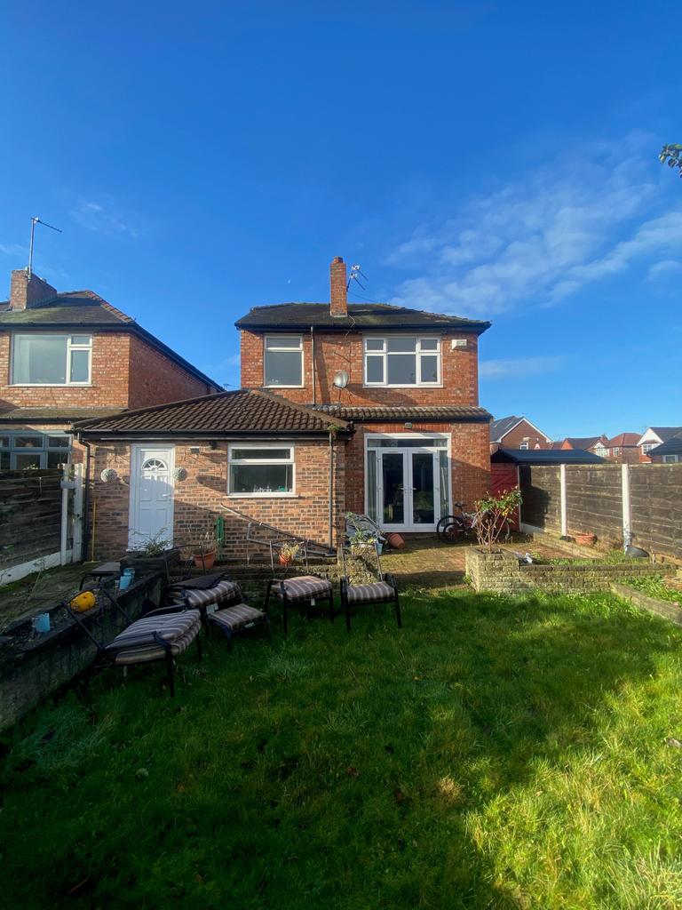 Debenham Road, Stretford, M32 9DQ 3 bed detached house £400,000
