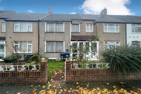 15 Middle Road, London, SW16 4HW