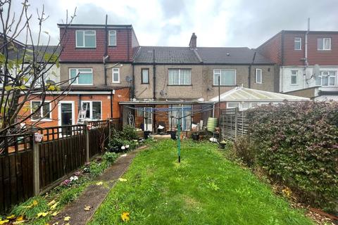 15 Middle Road, London, SW16 4HW