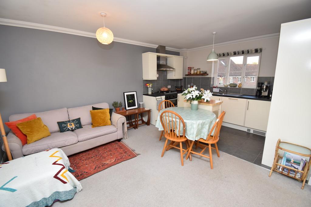 Warren Avenue, Saxmundham 2 bed apartment £225,000