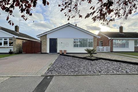 25 Clifford Drive, Lowestoft, NR33 9EX