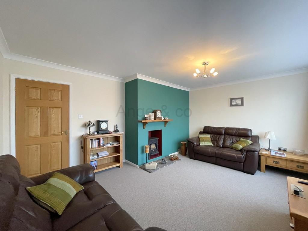 Clifford Drive, Oulton Broad, Lowestoft 3 bed detached bungalow £295,000