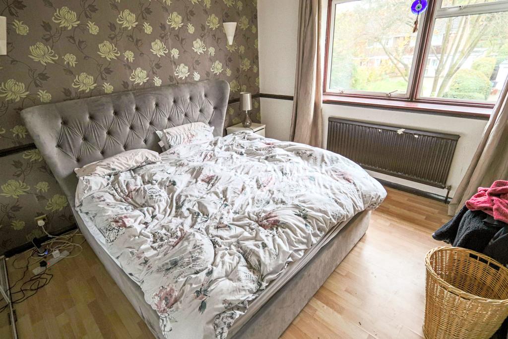 Caterham Drive, Old Coulsdon 4 bed semidetached house £450,000