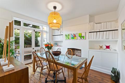 22 The Square, Carshalton, SM5 3BN