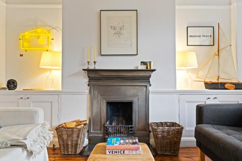 22 The Square, Carshalton, SM5 3BN