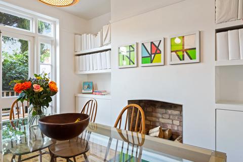 22 The Square, Carshalton, SM5 3BN