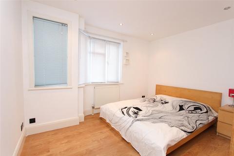2 bedroom apartment for sale, Station Road, Westcliff-on-Sea, Essex, SS0