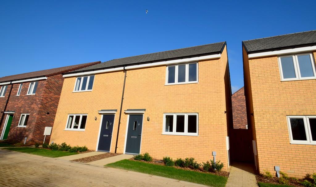 Howard Road, Bury St Edmunds 3 bed semidetached house for sale £125,000