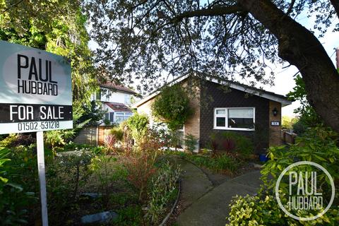 3 bedroom detached bungalow for sale - Conrad Road, Oulton Broad, Suffolk