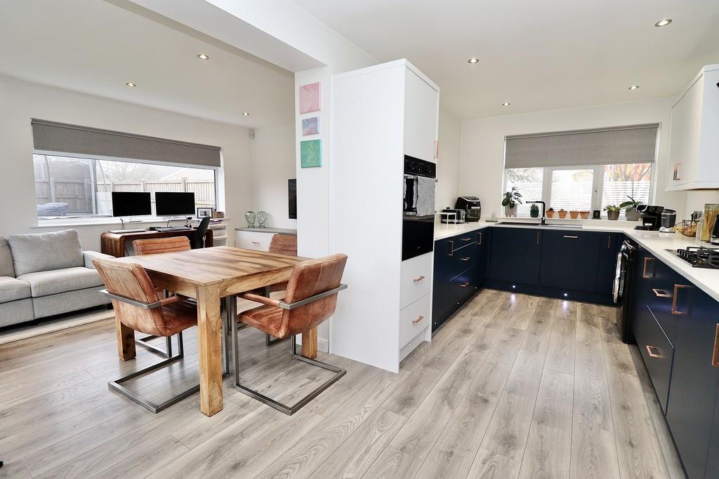 Swallow Avenue, Skellingthorpe, Lincoln 3 bed detached bungalow £360,000