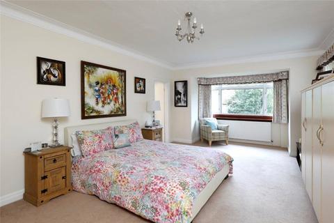 63 Parkside, London, SW19 5NL