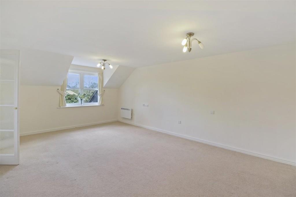 Tower Road, Liphook 2 bed apartment £1,100 pcm (£254 pw)