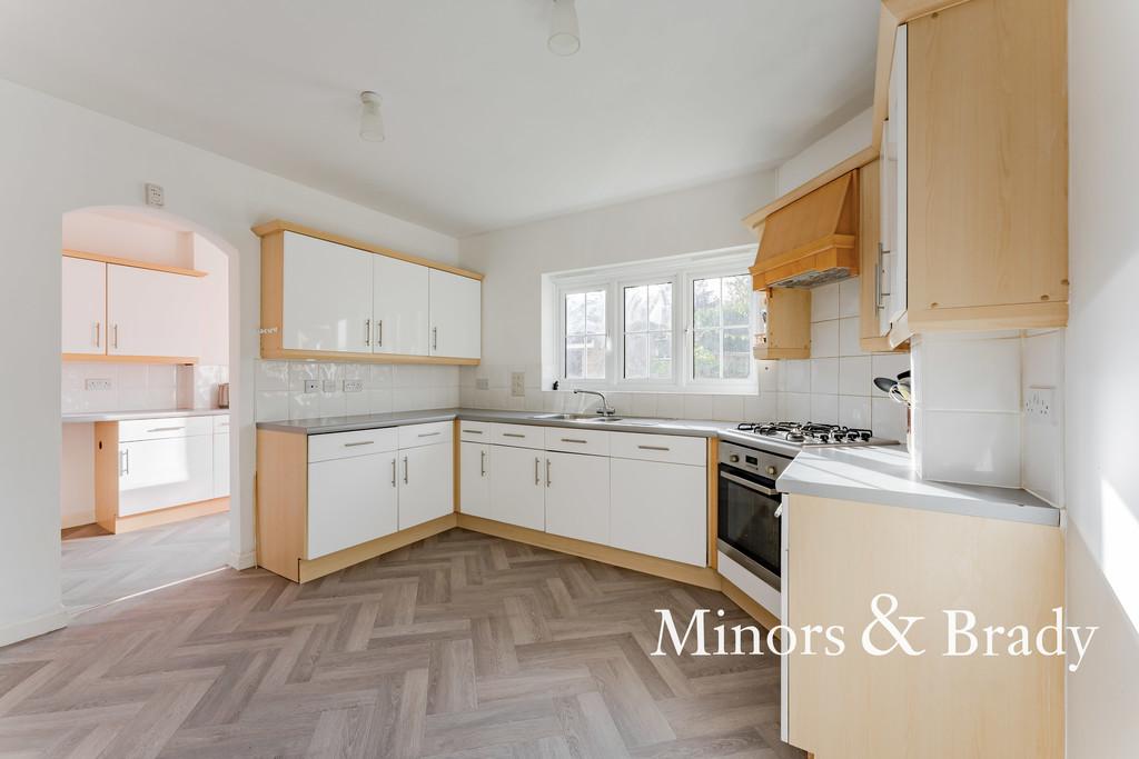 Windsor Park Gardens, Norwich 5 bed detached house £425,000