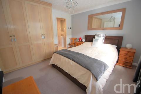 9 Wilkin Drive, Tiptree, Colchester, CO5 0RS