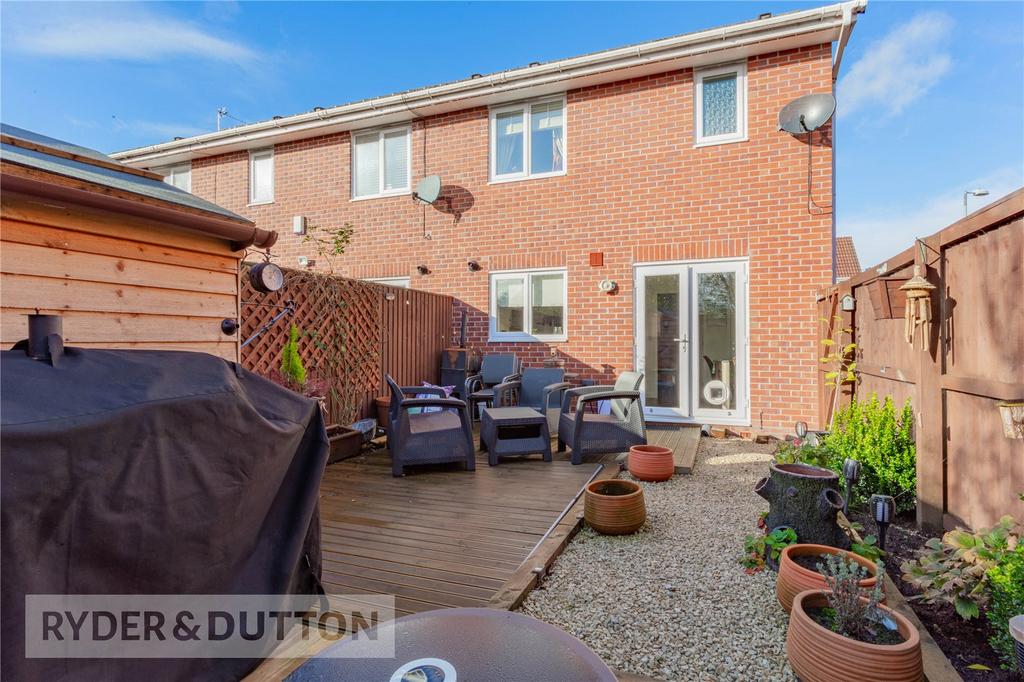 Leighton Avenue, Alkrington... 3 bed end of terrace house £250,000