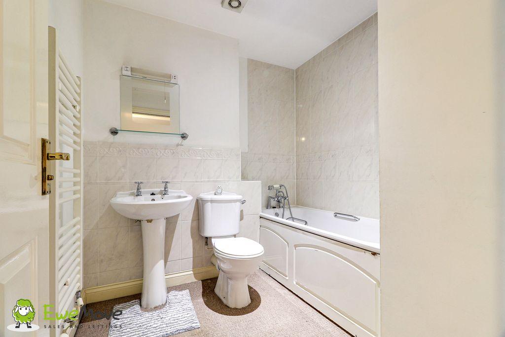Family bathroom.