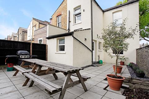 64 Wrexham Road, London, E3 2TJ