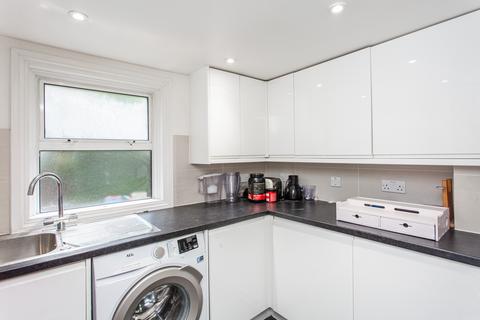 64 Wrexham Road, London, E3 2TJ
