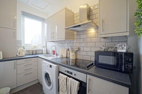28 Alexandra Road, Leeds