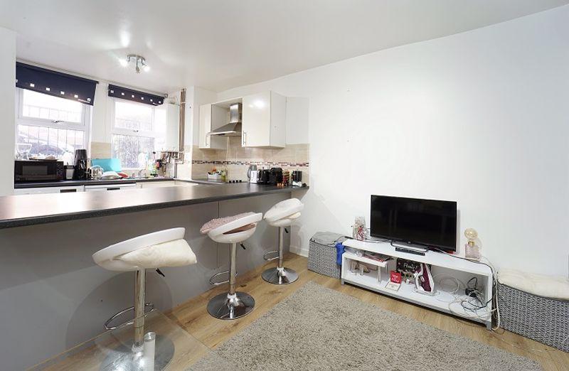 House in Leeds, West Yorkshire - View 2