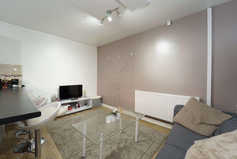 House in Leeds, West Yorkshire - View 3