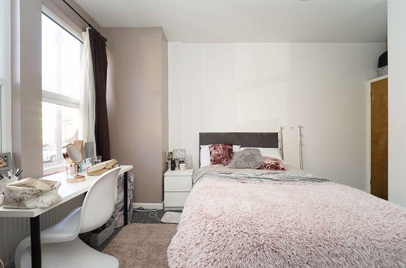House in Leeds, West Yorkshire - View 4