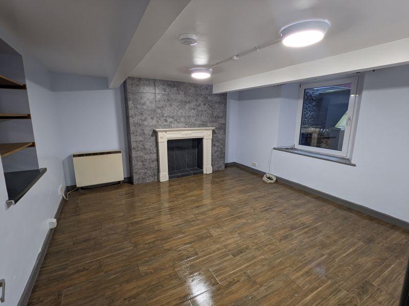 Queen Street, Newton Abbot 1 bed apartment £680 pcm (£157 pw)
