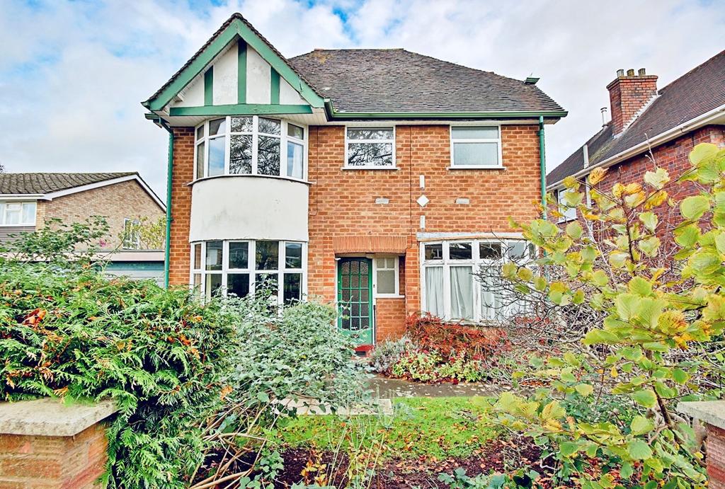 Ogilvy Square, Northwick, Worcester, WR3 3 bed character property £425,000