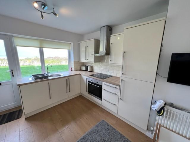 Kitchen/Dining/Lounge Area