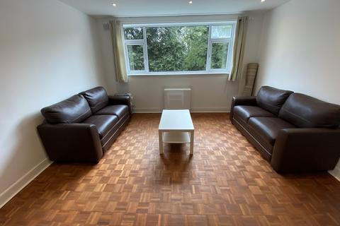 2 bedroom flat to rent - 3 Elsalene Court, Stoneygate, Leicester