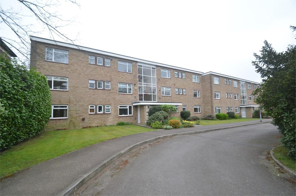 Lakeside, Wickham Road, Beckenham, BR3 2 bed flat to rent £1,650 pcm (£381 pw)