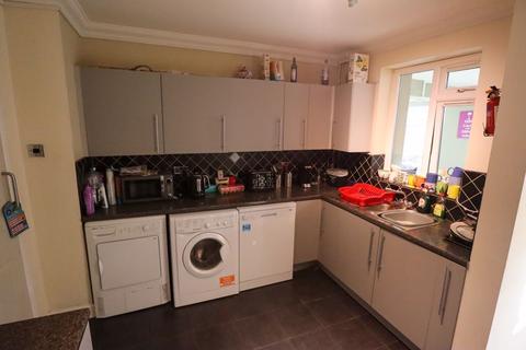 5 bedroom semi-detached house to rent - Ramsey Close, Norwich