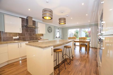 6 bedroom detached house for sale - WARBOROUGH ROAD CHURSTON