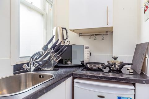 1 bedroom apartment to rent, Hill Street, London, W1J